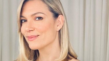 Βίκυ Καγιά: Φόρεσε το oversized φούτερ με κολάν και δες το τέλειο σύνολό της