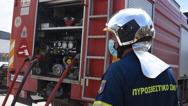 Στις φλόγες σπίτι στον Γιούχτα - Στο νοσοκομείο δύο ηλικιωμένοι