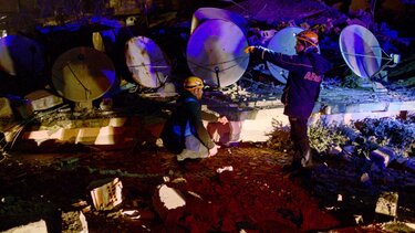 Νέο τριπλό χτύπημα του Εγκέλαδου στην Τουρκία: Κι άλλοι εγκλωβισμένοι!