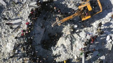 Τουρκία: Ο αυστριακός στρατός αναστέλλει τις διασώσεις «για λόγους ασφαλείας»