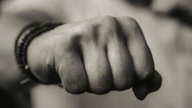  Καταγγελία για ξυλοδαρμό εργαζομένου που δεν υπέγραψε «οικειοθελή» αποχώρηση 