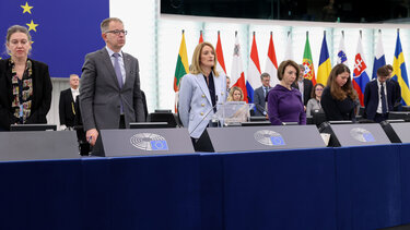 Στρασβούργο: Το Ευρωπαϊκό Κοινοβούλιο τήρησε ενός λεπτού σιγή για τα θύματα της τραγωδίας των Τεμπών