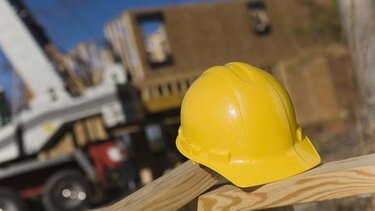 Στη μέγγενη των ανατιμήσεων οι κατασκευές – Εκτός ελέγχου τα οικοδομικά υλικά