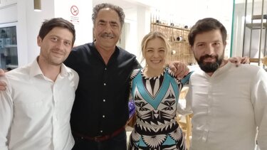 Ενθουσιάστηκε με τις κρητικές γεύσεις η Νατάσσα Μποφίλιου