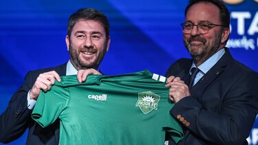 Η... βαριά φανέλα του ΠΑΣΟΚ