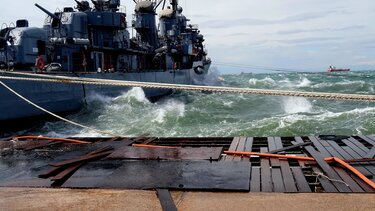 Θεσσαλονίκη: Φθορές από τους ισχυρούς ανέμους στο ιστορικό αντιτορπιλικό «Βέλος»