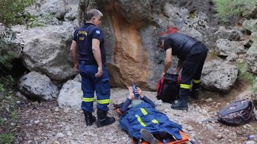 Συναγερμός για την ηλικιωμένη πεζοπόρο: Κινητοποιήθηκαν Πυροσβεστική και ΕΚΑΒ