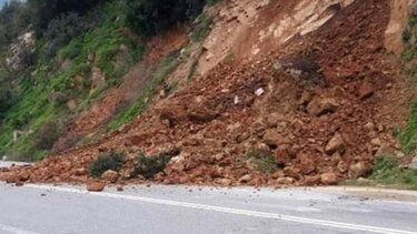 Κατολίσθηση στον δρόμο για Σητεία – Κλειστό το ένα ρεύμα κυκλοφορίας