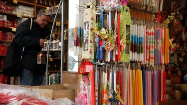 Σε ισχύ από σήμερα το πασχαλινό ωράριο λειτουργίας των καταστημάτων