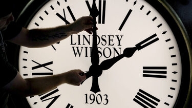 Αλλαγή ώρας 2024: Δεν γυρνάμε σήμερα τους δείκτες 