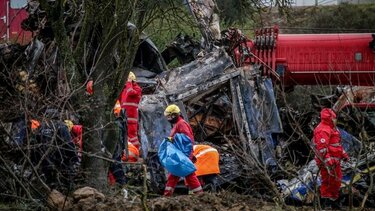 Τραγωδία στα Τέμπη: Σε εξέλιξη η ταυτοποίηση με ανάλυση DNA – 57 νεκροί, 48 νοσηλεύονται, 7 σε ΜΕΘ