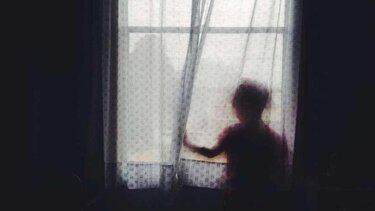 Φρίκη στα Πετράλωνα: Αδέλφια κατηγορούν τον πατέρα τους για συστηματικό βιασμό - Γνώριζε η μητέρα τους