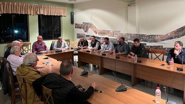 Συναντήσεις Κουρεμπέ-Ξανθού με φορείς του πρωτογενούς τομέα στο Ρέθυμνο