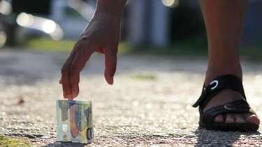 Μαθητές βρήκαν χρήματα και τα παρέδωσαν!