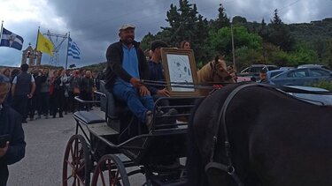 Οι καβαλάρηδες των Χανίων τιμούν τον Αη Γιώργη