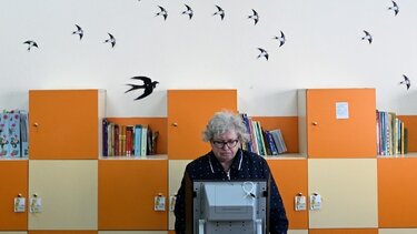 Βουλγαρία-εκλογές-exit polls: Μάχη στήθος με στήθος κεντροδεξιάς συμμαχίας και φιλοευρωπαϊκού κόμματος