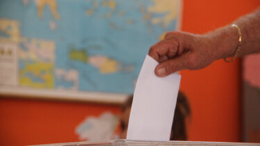 Δημοσκόπηση: Στο 6% η διαφορά ΝΔ – ΣΥΡΙΖΑ στην πρόθεση ψήφου