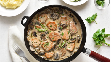 Την κάλεσαν για φαγητό και... της ζήτησαν να πληρώσει!