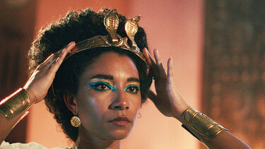 Διαστάσεις διεθνούς debate παίρνει η μαύρη Κλεοπάτρα του Netflix