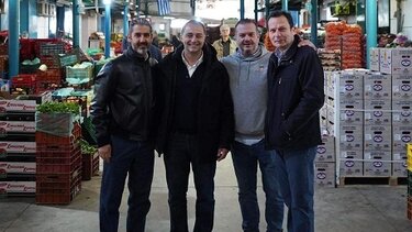 Κοντά στους ανθρώπους του μόχθου, ο Μάξιμος Σενετάκης