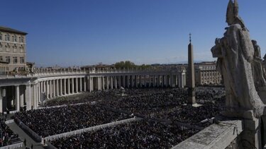 Πάσχα των Καθολικών: Το "Χριστός Ανέστη" του πάπα Φραγκίσκου στα ελληνικά