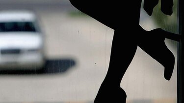 Εξαρθρώθηκε κύκλωμα πορνείας στην Σαντορίνη