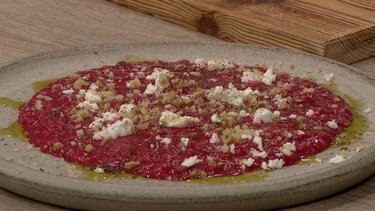 Μαστιχωτό ριζότο με παντζάρι και κασέρι