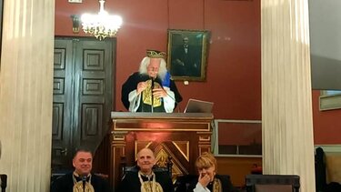 Η αναγόρευση από το Πανεπιστήμιο και η συγκίνηση του Ρος Ντέιλι