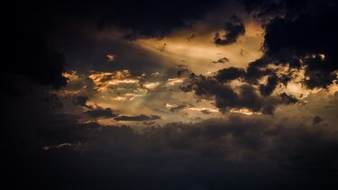 Καταιγίδες την Δευτέρα στην Κρήτη - Επιμένουν οι νοτιάδες