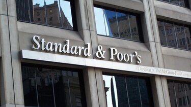 «Πράσινο φως» από Standard & Poor’s στην πρόωρη εξόφληση των δανείων του πρώτου μνημονίου