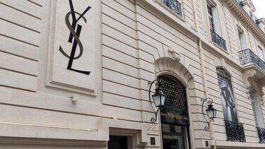 Σκάνδαλο πολυτελείας: Gucci, Versace και YSL στο μικροσκόπιο για εκμετάλλευση Κινέζων εργατών