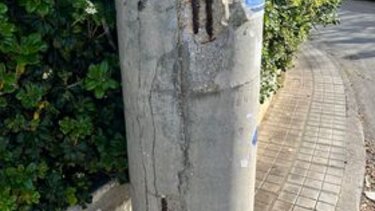 Ο στύλος θα ... πέσει στα κεφάλια μας