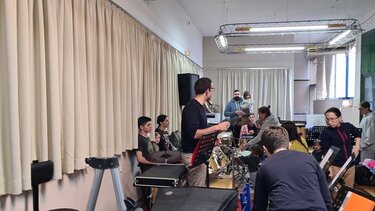 Μικροί και μεγάλοι έγιναν μέλη της φιλαρμονικής Αγίου Νικολάου για δύο ώρες 