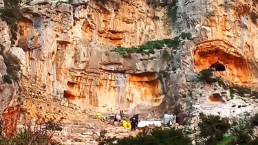 Σε αναζήτηση του ... αγνώστου που απέκλεισε την πρόσβαση στα Κελιά των Καλογράδων - Δείτε φωτογραφίες