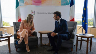 Σύγκρουση Μελόνι-Μακρόν, με αναφορά στη δολοφονία του Γάλλου ακροδεξιού ακτιβιστή Κεντέν Ντεράνκ