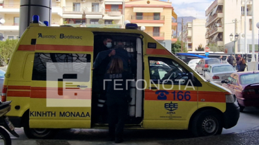 Επεσε από καρότσα φορτηγού και τραυματίστηκε στο κρανίο