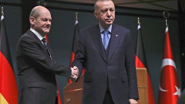 Ο καγκελάριος Όλαφ Σολτς αναγνώρισε την αποκλιμάκωση στις σχέσεις Ελλάδας-Τουρκίας