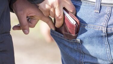 Ο συνωστισμός "βοήθησε" τον κλέφτη!