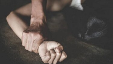 Απολογείται τη Δευτέρα για την κατηγορία του βιασμού στο μπαρ