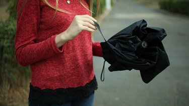 Ανοίγουν οι ομπρέλες στην Κρήτη