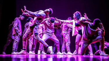 Ζητούνται χορευτές, χορεύτριες και παιδιά για τις τελετές των Μεσογειακών Αγώνων