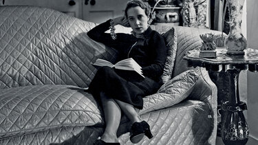 Η Ιστορία της Κυριακής: Ελσα Σκιαπαρέλι, η πρωτοπόρος - Έκανε τη μόδα τέχνη!