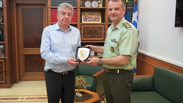Στον Περιφερειάρχη ο Διευθυντής Πεζικού ΓΕΣ