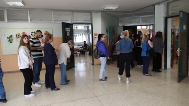 Δημοσκόπηση Marc: Στο 21,5% η διαφορά ΝΔ από ΣΥΡΙΖΑ