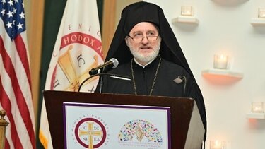 Ελπιδοφόρος: Την ημέρα του πατέρα, να τιμήσουμε και τους πνευματικούς μας πατέρες, τους κληρικούς