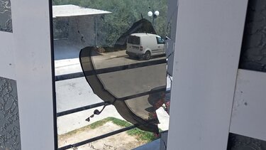 Επίθεση στα γραφεία του κόμματος στον Κουμπέ καταγγέλλει το ΚΚΕ Χανίων