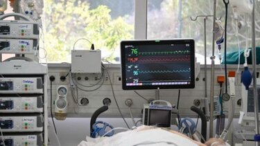 "Ή φέρνουν γιατρούς, ή σταματά πάλι η ΜΕΘ" - Στο σημείο μηδέν η κατάσταση στον Άγιο Νικόλαο