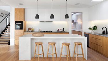 Ενοίκια από «χρυσάφι»: Έκρηξη τιμών με τους ενοικιαστές σε απόγνωση