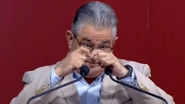 Η Κωνσταντοπούλου απάντησε στον Κουτσούμπα για τις... καρδούλες