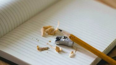 Μάθημα σε συνθήκες "κρυφού σχολείου" στις Βασιλειές